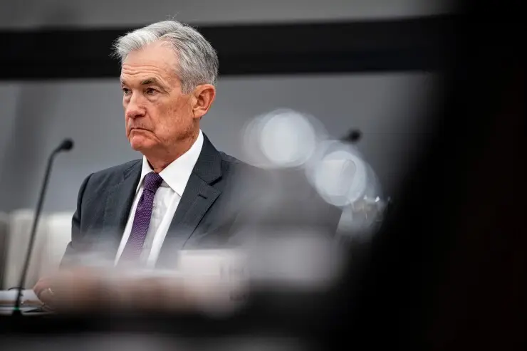 Powell unbowed by pressure to cut rates in July