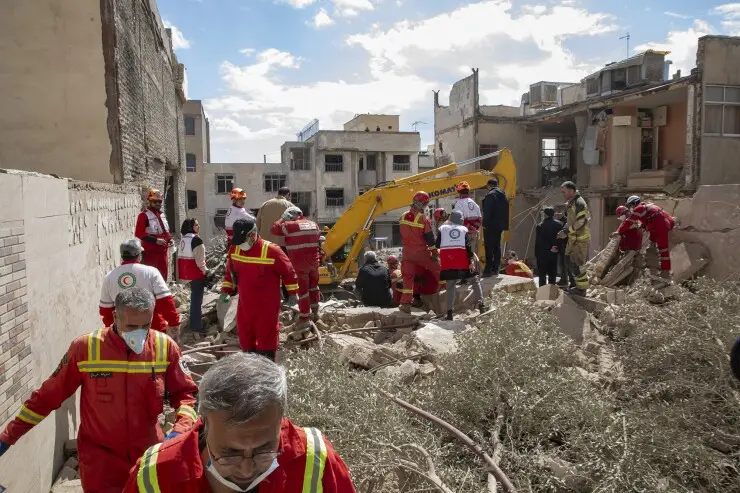 Iranian Red Crescent workers